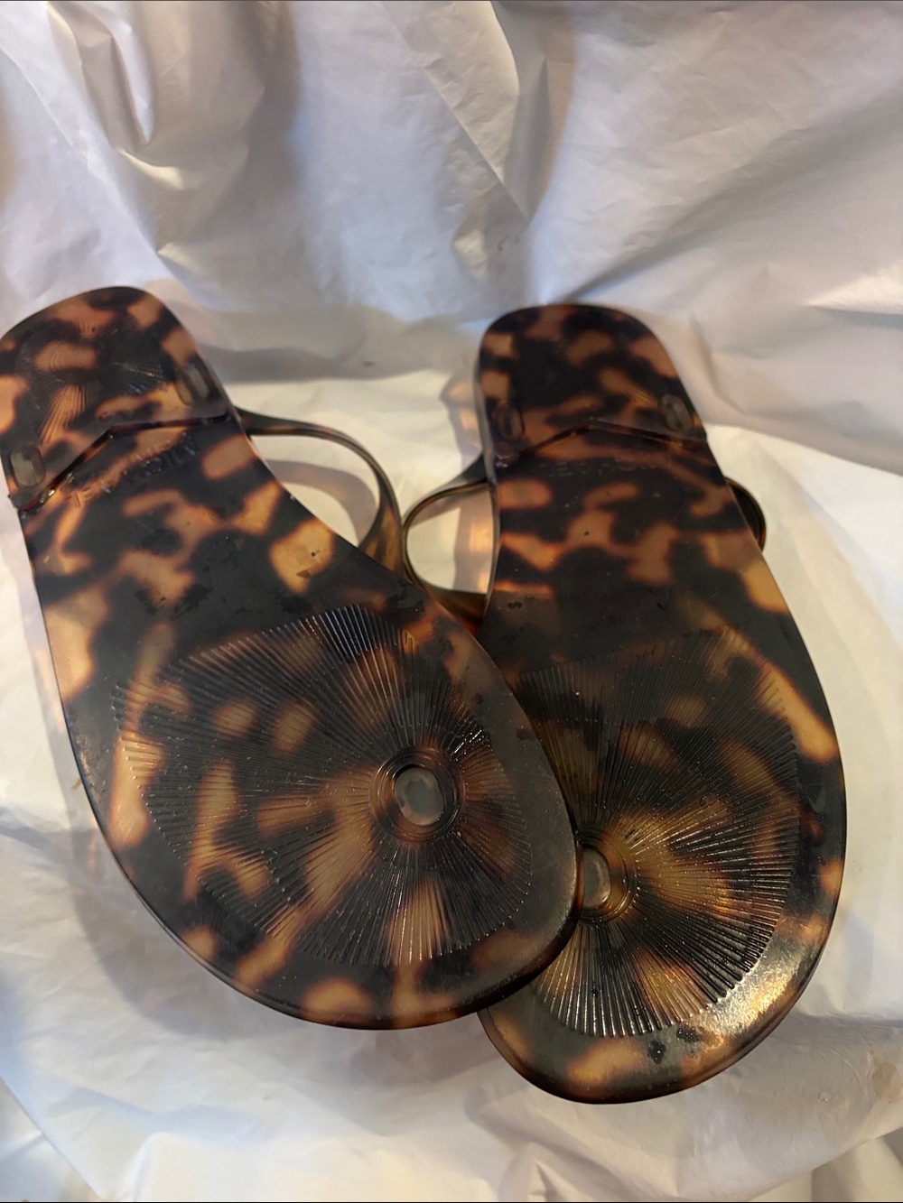 Michael Kors Tortoiseshell Logo Thong Sandals in Brown and Black - Picture 4 of 4